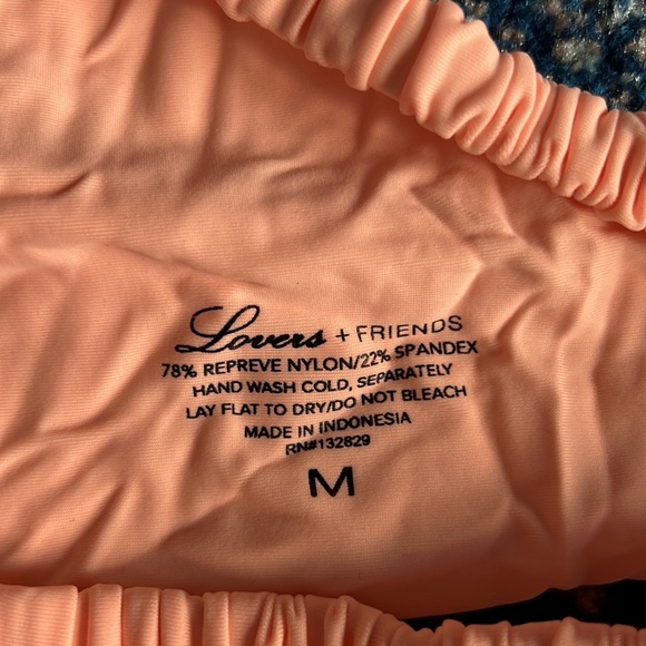 Lovers and Friends Keilani Top in Rose Medium - Picture 7 of 7